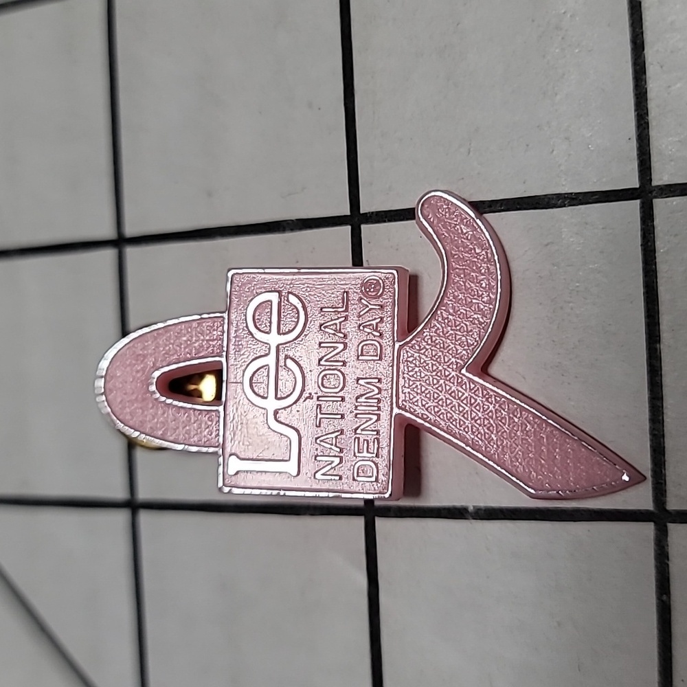 Lee National Denim Day Pink Ribbon Pin